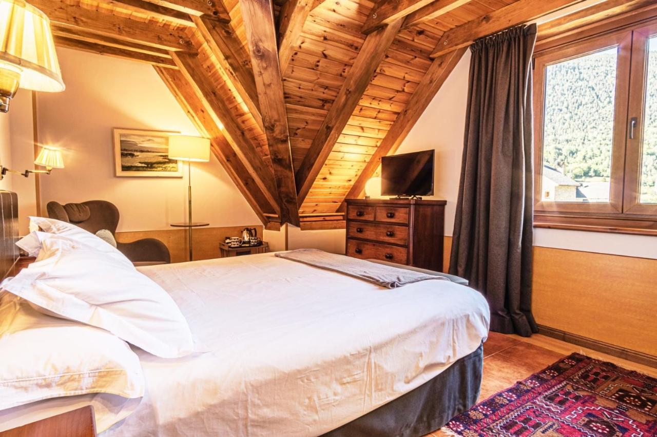 Mauberme Mountain Boutique Hotel Salardú Buitenkant foto