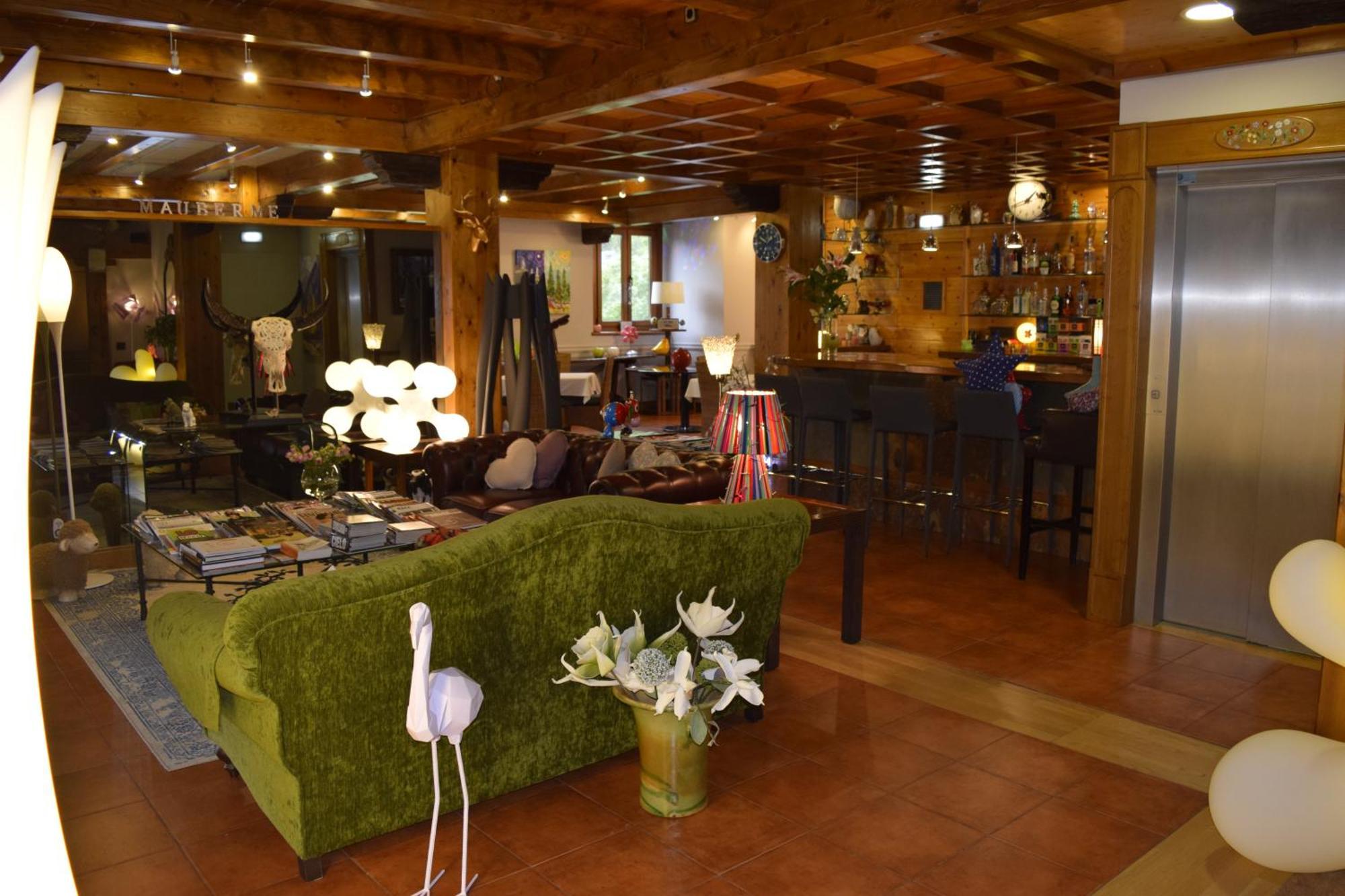 Mauberme Mountain Boutique Hotel Salardú Buitenkant foto