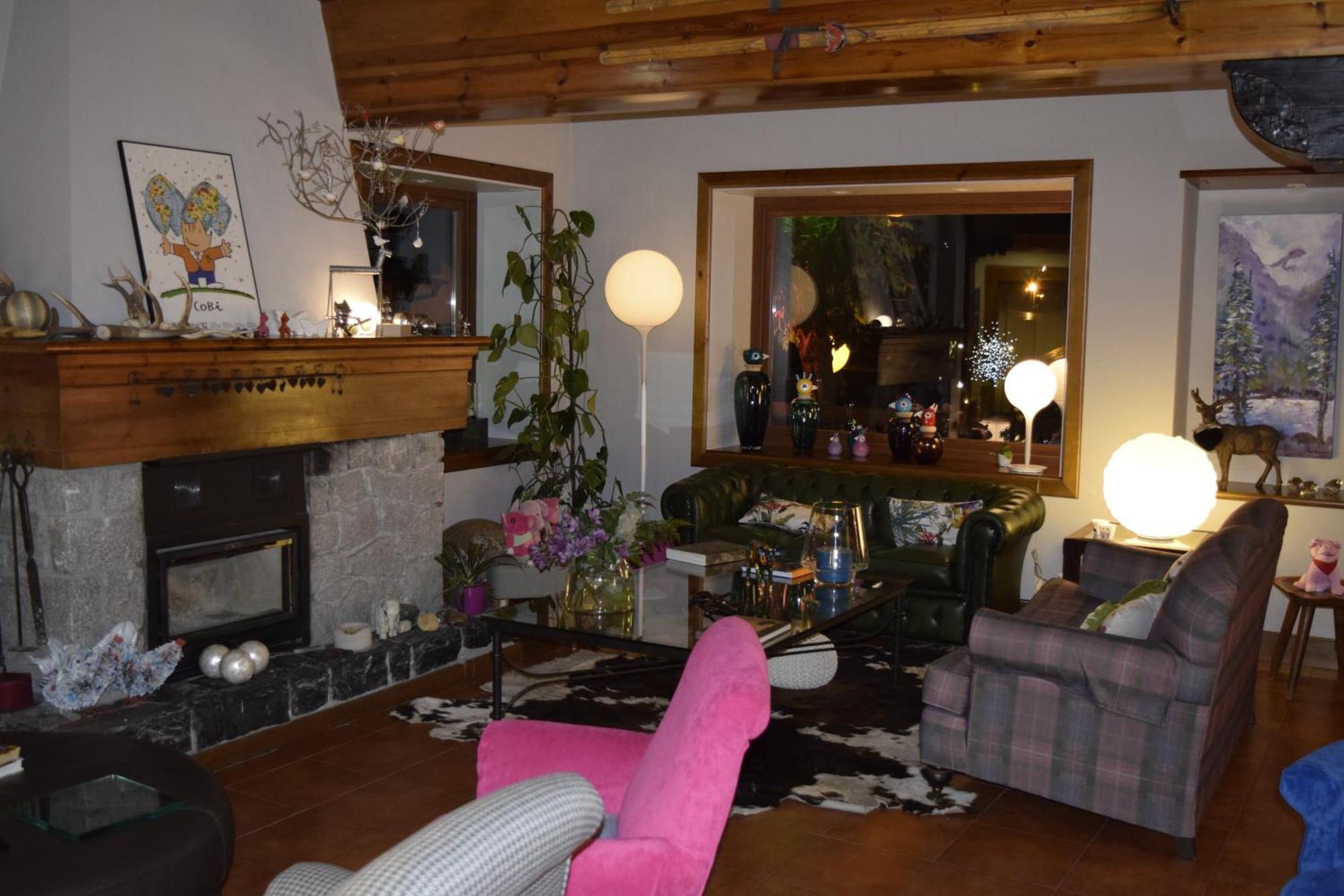Mauberme Mountain Boutique Hotel Salardú Buitenkant foto