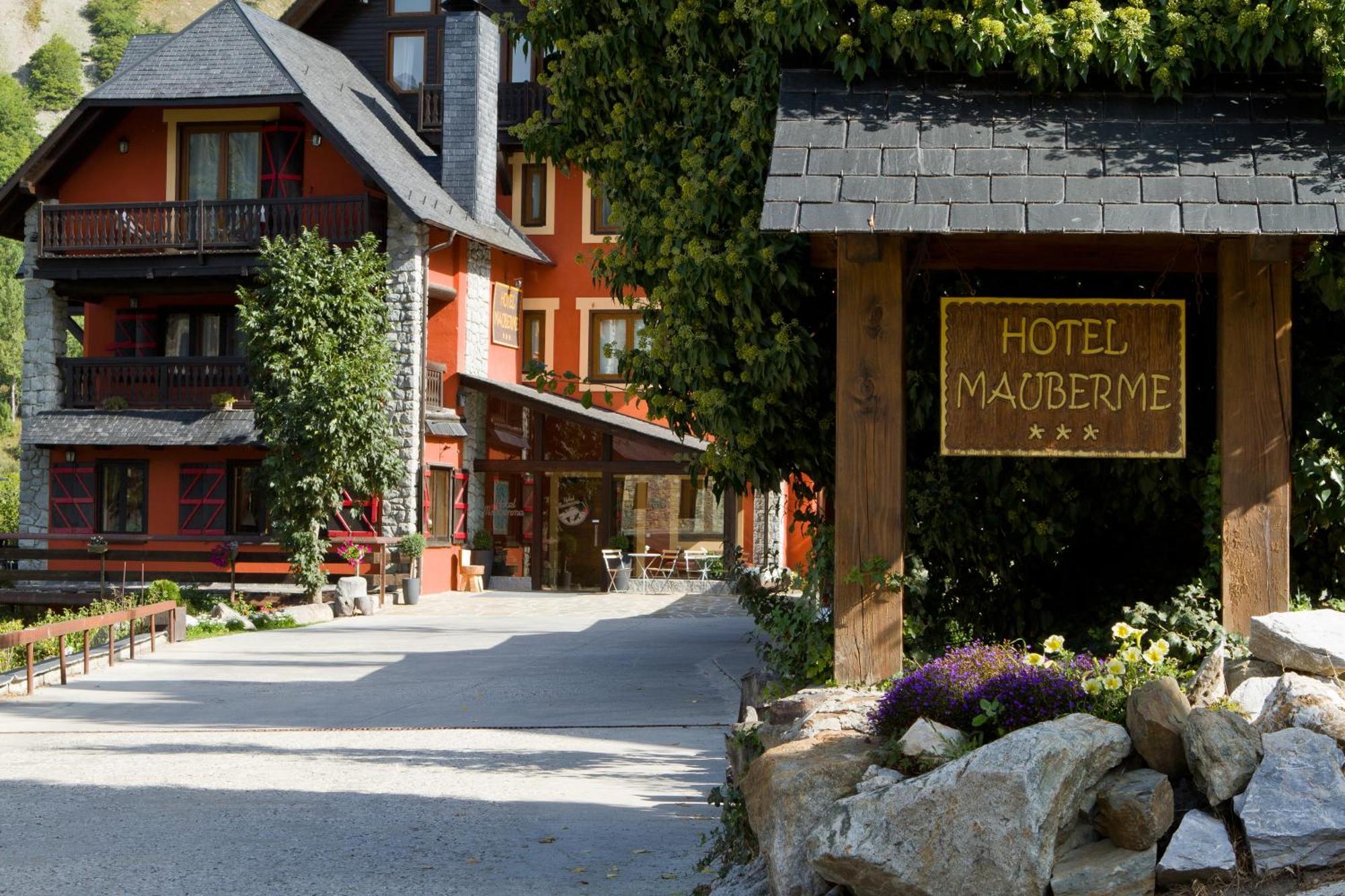 Mauberme Mountain Boutique Hotel Salardú Buitenkant foto