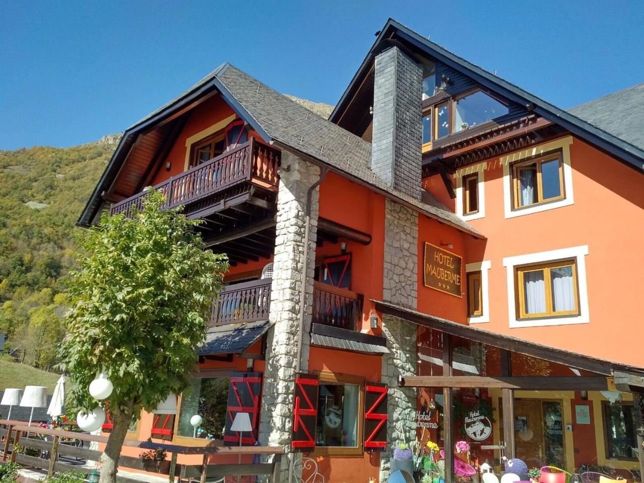 Mauberme Mountain Boutique Hotel Salardú Buitenkant foto
